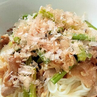 豚肉とニンニクの芽の炒めとそうめん